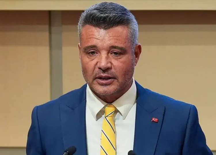 Sadettin Saran, 500 imzayı teslim etti 1 Fenerbahçe’de Sadettin Saran’dan başkan adaylığı için dikkat çeken paylaşım