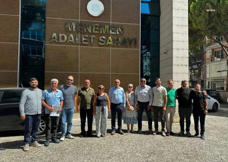 CHP’li meclis üyeleri, AKP'li Menemen Belediyesi hakkında suç duyurusunda bulundu 1 CHP’li meclis üyeleri, AKP’li Menemen Belediyesi hakkında suç duyurusunda bulundu