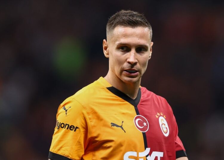Galatasaray’ın göndermeye hazırlandığı oyuncu için Fransız kulüpler sıraya girdi