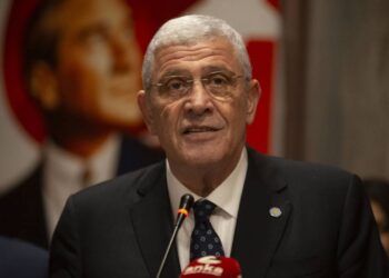 Dervişoğlu’ndan Erdoğan’a: “Sen hala Kasımpaşa’da su sattığını mı sanıyorsun, aklına başına al”