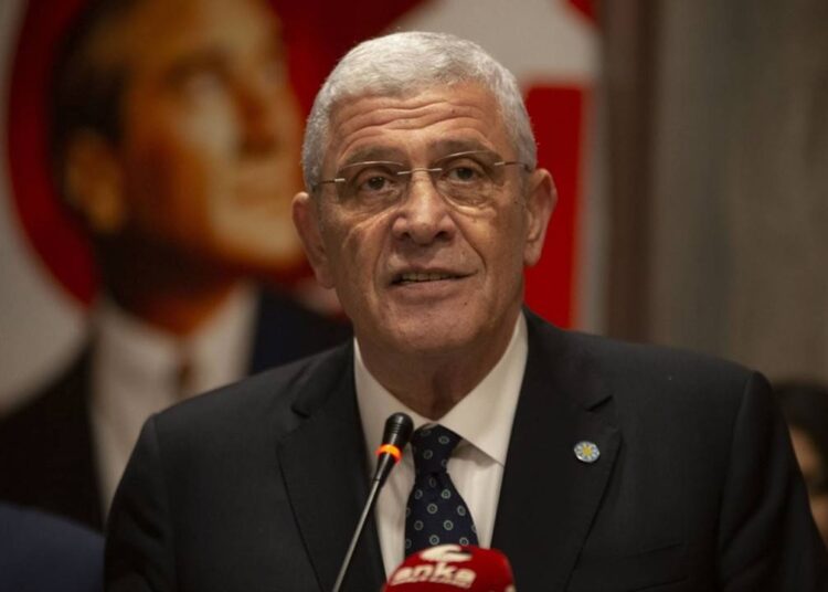 Dervişoğlu’ndan Erdoğan’a: “Sen hala Kasımpaşa’da su sattığını mı sanıyorsun, aklına başına al”