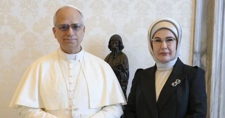 Emine Erdoğan’dan Papa 14. Leo’ya ‘Gazze’ çağrısı 1 Emine Erdoğan’dan Papa 14. Leo’ya ‘Gazze’ çağrısı