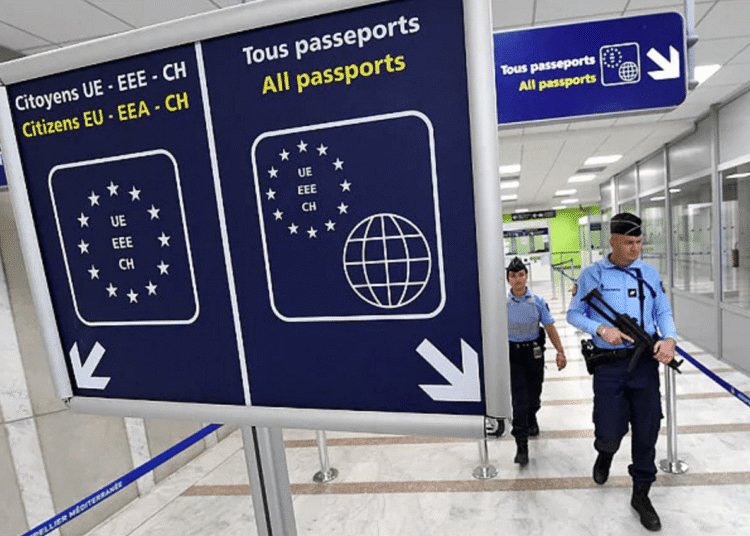 AB'den turistlere yeni uygulama: Sınır geçişlerinde sistem değişiyor 1 AB’den turistlere yeni uygulama: Sınır geçişlerinde sistem değişiyor