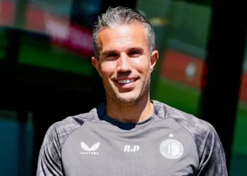 Robin van Persie’den Fenerbahçe açıklaması: ‘Harika bir eşleşme’