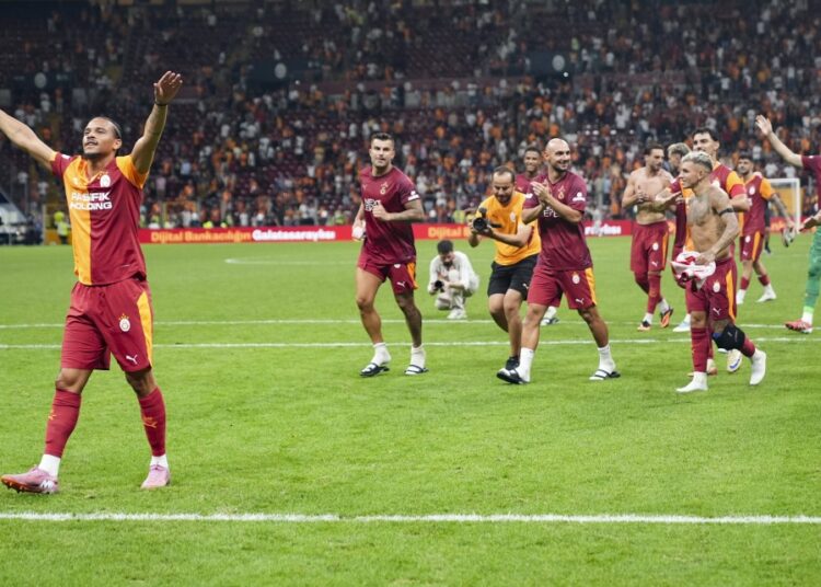 Ve Leroy Sane sahnede: Galatasaray, Strasbourg'u 3 golle geçti 1 Ve Leroy Sane sahnede: Galatasaray, Strasbourg’u 3 golle geçti