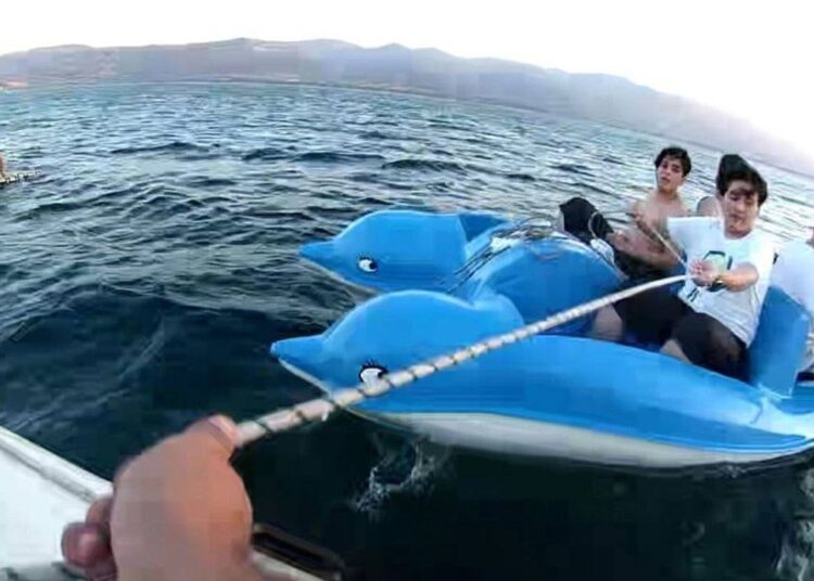 Sapanca Gölü’nde 2 saatte 17 kişi boğulmaktan kurtarıldı 1 Sapanca Gölü’nde 2 saatte 17 kişi boğulmaktan kurtarıldı