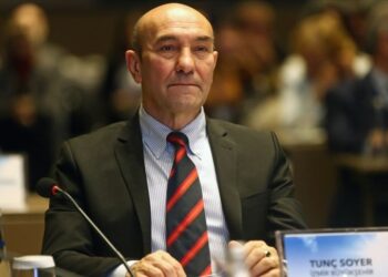 Eski İzmir Büyükşehir Belediye Başkanı Tunç Soyer tutuklandı