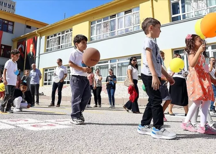 Yeni dönemde okul kıyafetlerine dair ayrıntılar belli oldu 1 Yeni dönemde okul kıyafetlerine dair ayrıntılar belli oldu