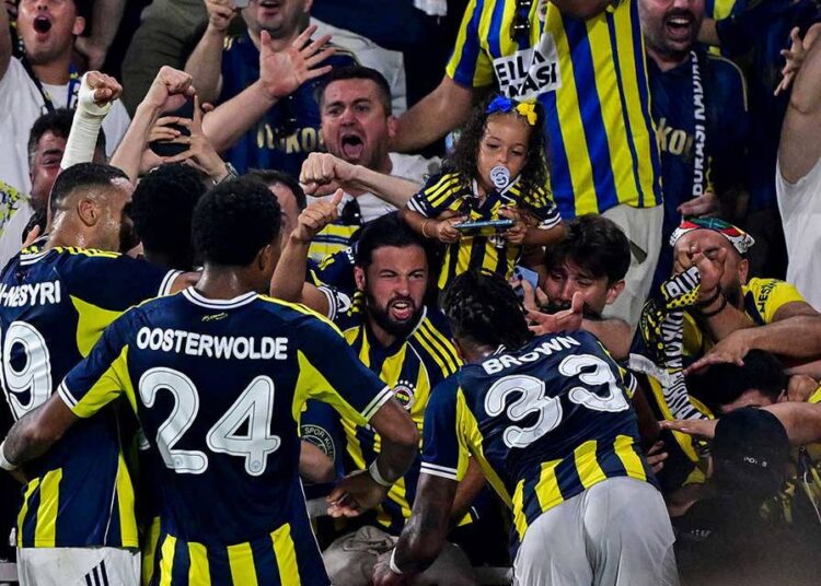 Kadıköy'de tarihi zafer: Fenerbahçe, yıldızlarıyla turu geçmeyi başardı 1 Kadıköy’de tarihi zafer: Fenerbahçe, yıldızlarıyla turu geçmeyi başardı
