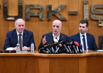Kamuda zam pazarlığı: TÜRK-İŞ ve HAK-İŞ hükümetle anlaştı