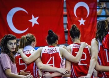 Milli takımın 35 yaşındaki eski doktoru, evinde ölü bulundu