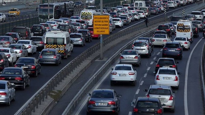 İstanbul’da trafik yoğunluğu yüzde 74’e ulaştı 1 Milyonlarca araç sahibini ilgilendiriyor: Zorunlu trafik sigortasında değişiklikler yapıldı