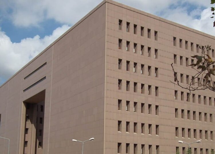 Firari hükümlü adliyede cirit atmış: Sahte e-imza ile dava üstüne dava açmış