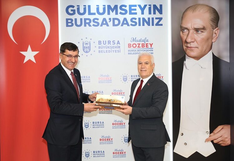 'CHP'den AK Parti'ye yeni belediye başkanları geçecek' iddiası 1 ‘CHP’den AK Parti’ye yeni belediye başkanları geçecek’ iddiası