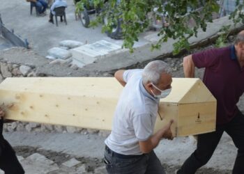 Yaşlı kız kardeşlerin öldüğü 10 gün sonra anlaşıldı