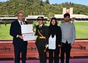 Ömer Halisdemir’in kızı teğmen oldu