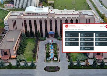 Diyanet 8 dilde Cuma hutbesi yayınlıyor ancak Kürtçe yok