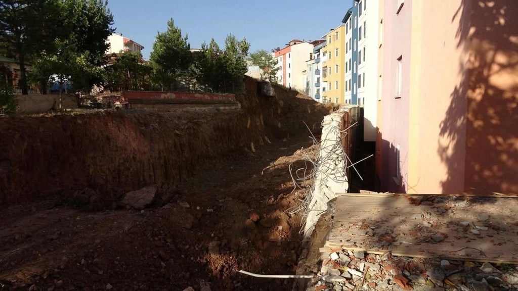 Erzurum'da heyelan: 70 ev boşaltıldı