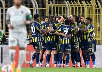 Fenerbahçe, ligde ilk 3 puanını 3 golle aldı