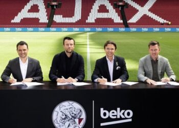 Koç Holding, Hollanda devi Ajax’a sponsor oldu