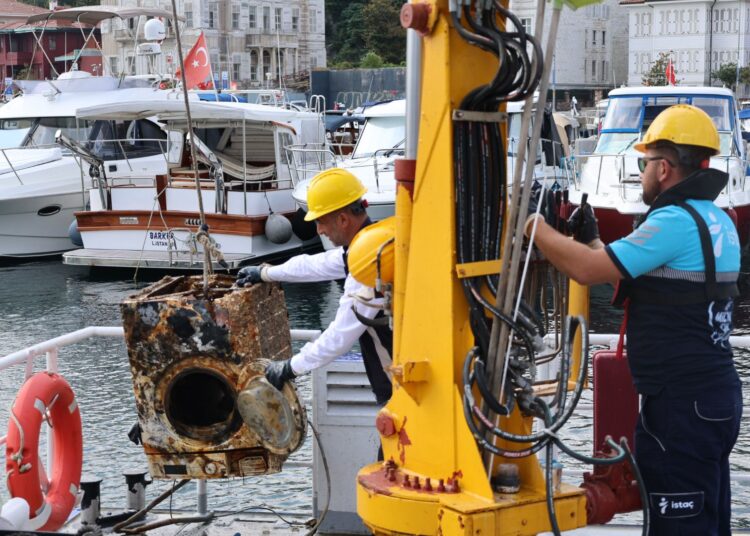 Marmara Denizi’nin dibinden çamaşır makinesi çıktı 1 Marmara Denizi’nin dibinden çamaşır makinesi çıktı