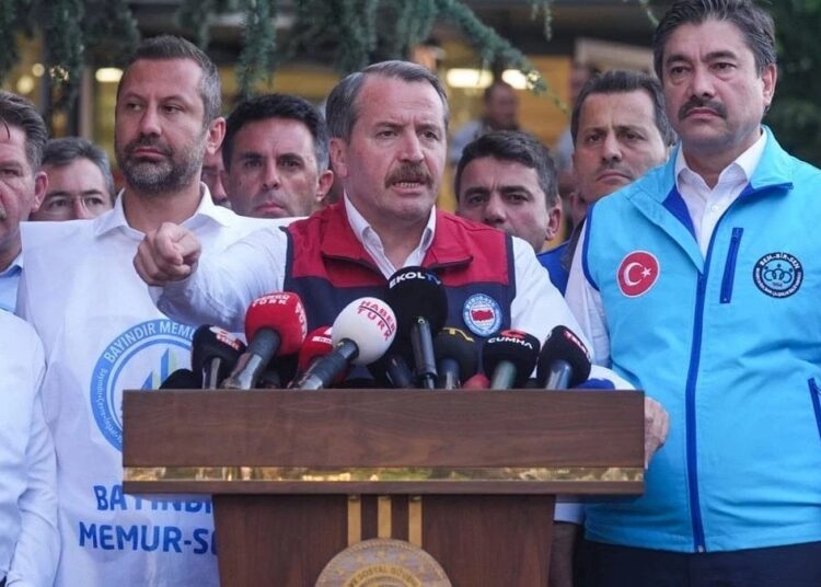 Memur Sen'den Hakem Kurulu'na 'hakkaniyet' çağrısı 1 Memur Sen’den Hakem Kurulu’na ‘hakkaniyet’ çağrısı