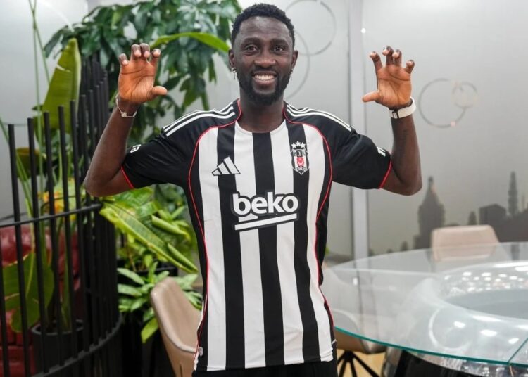 Beşiktaş'ın yeni transferi Wilfred Ndidi, İstanbul'a geldi 1 Beşiktaş’ın yeni transferi Wilfred Ndidi, İstanbul’a geldi