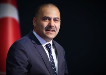 Bakan Yardımcısı’nın diplomaları: 6 fakülte, 2 yüksek lisans, 2 doktora