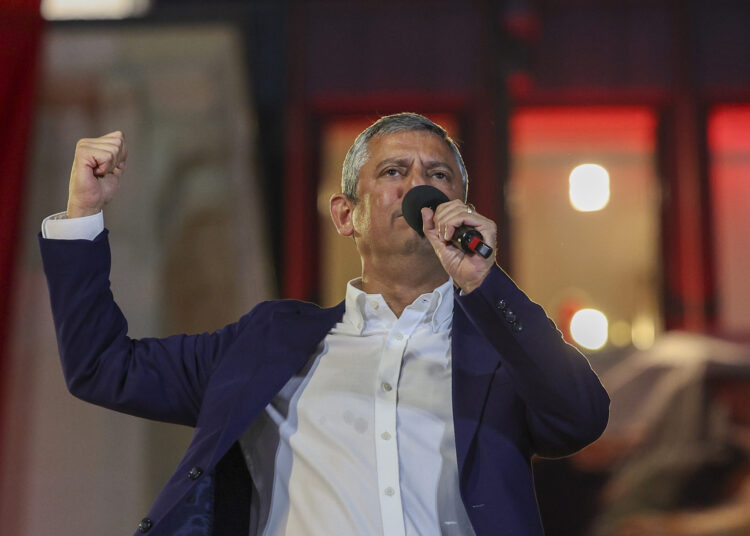 Özgür Özel mitingde konuştu, o dosyalar hakkında soruşturma açıldı 1 Özgür Özel mitingde konuştu, o dosyalar hakkında soruşturma açıldı