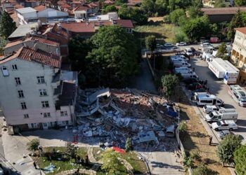 Hüsnü Yusuf Turabiç yazdı I Sındırgı 6.1’in mesajı!