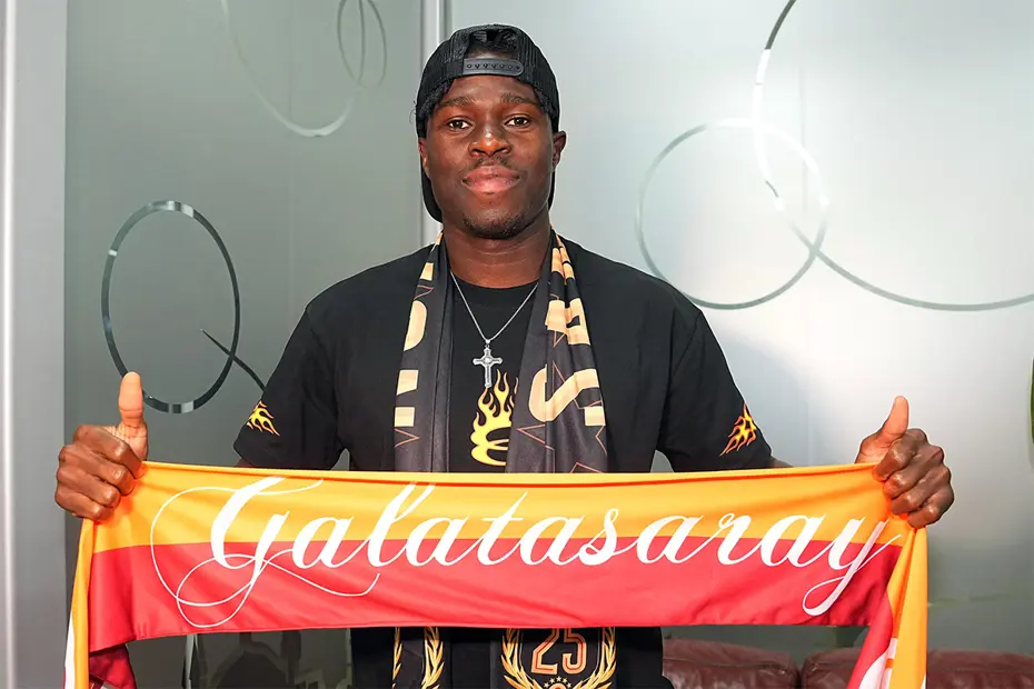 Galatasaray'ın yeni transferi Wilfried Singo, İstanbul'a geldi 2 Galatasaray'ın yeni transferi Wilfried Singo, İstanbul'a geldi