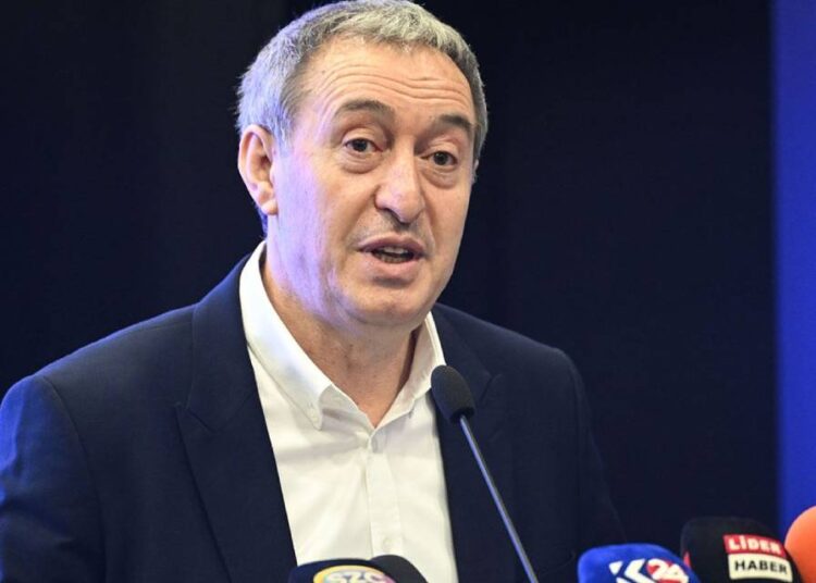 Tuncer Bakırhan'dan 'süreç' eleştirisi: İmralı kapıları elinizdeki bir musluk mudur? 1 Tuncer Bakırhan’dan ‘süreç’ eleştirisi: İmralı kapıları elinizdeki bir musluk mudur?