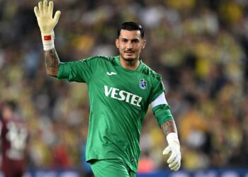 Yıldız kaleciye hem Galatasaray hem Fenerbahçe’den teklif