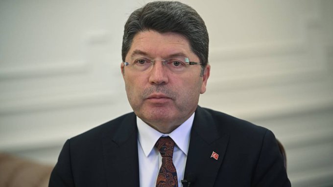 Adalet Bakanı Tunç'tan 'sahte diploma soruşturması' açıklaması: İşlem yapılanların sayısı artıyor 1 Adalet Bakanı Tunç’tan ‘sahte diploma soruşturması’ açıklaması: İşlem yapılanların sayısı artıyor