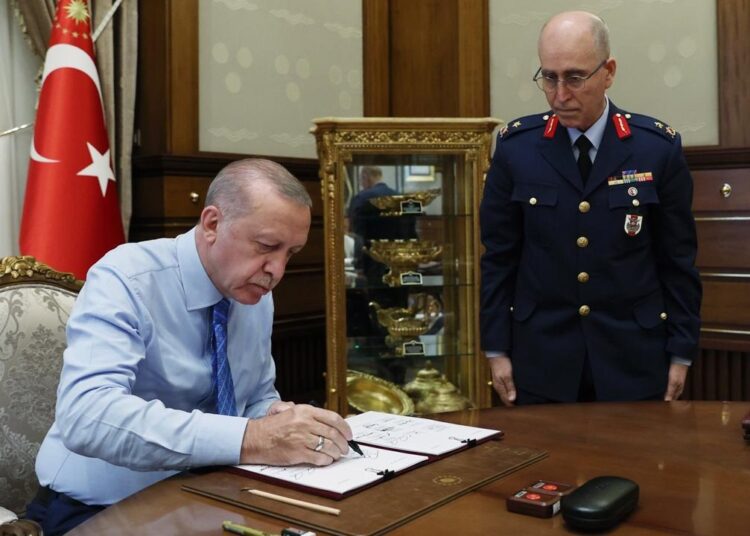Erdoğan onayladı: General ve amiral atamaları Resmi Gazete’de 1 Erdoğan onayladı: General ve amiral atamaları Resmi Gazete’de