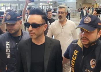 Mabel Matiz, “Perperişan” şarkısı için ifade verdi: Fransız bir grubun Türk Halk Müziği sözleriyle şarkı talebi için yazıldı 1 Mabel Matiz, “Perperişan” şarkısı için ifade verdi: Fransız bir grubun Türk Halk Müziği sözleriyle şarkı talebi için yazıldı