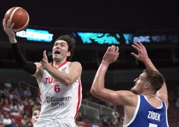 12 Dev Adam’a Cedi Osman’dan kötü haber
