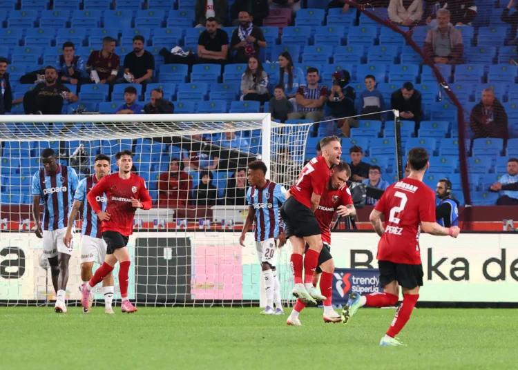 Trabzonspor sahasında da kayıp: TFF Başkanı'ndan hakem için 'Bedeli ağır olur' açıklaması 1 Trabzonspor sahasında da kayıp: TFF Başkanı’ndan hakem için ‘Bedeli ağır olur’ açıklaması