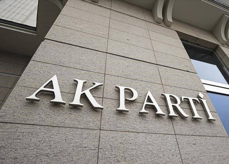 AK Parti’den istifa açıklaması: Beklentileri karşılayamadılar