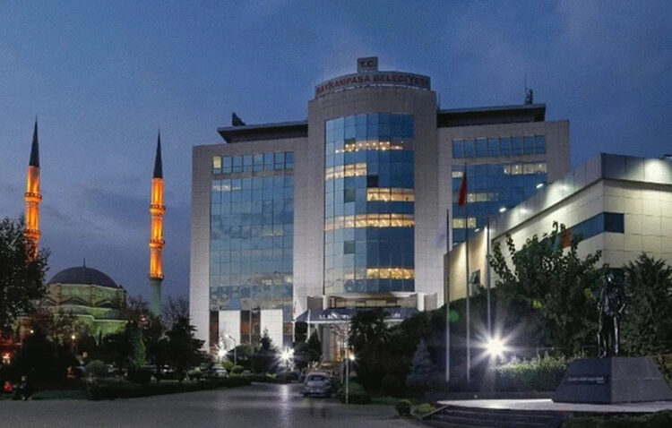 CHP, Bayrampaşa Belediye Meclisi'nde çoğunluğu kaybetti 1 Bayrampaşa Belediyesi’ne operasyon: Belediye Başkanı ve 47 kişi hakkında gözaltı kararı