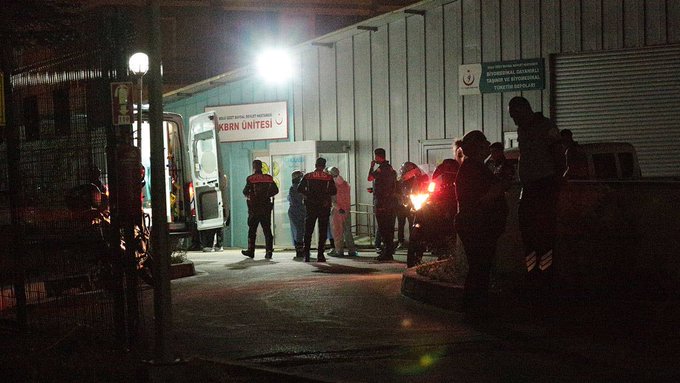 Operasyonda şüpheli paketten gaz yayıldı: 9 polis tedavi altına alındı 1 Operasyonda şüpheli paketten gaz yayıldı: 9 polis tedavi altına alındı