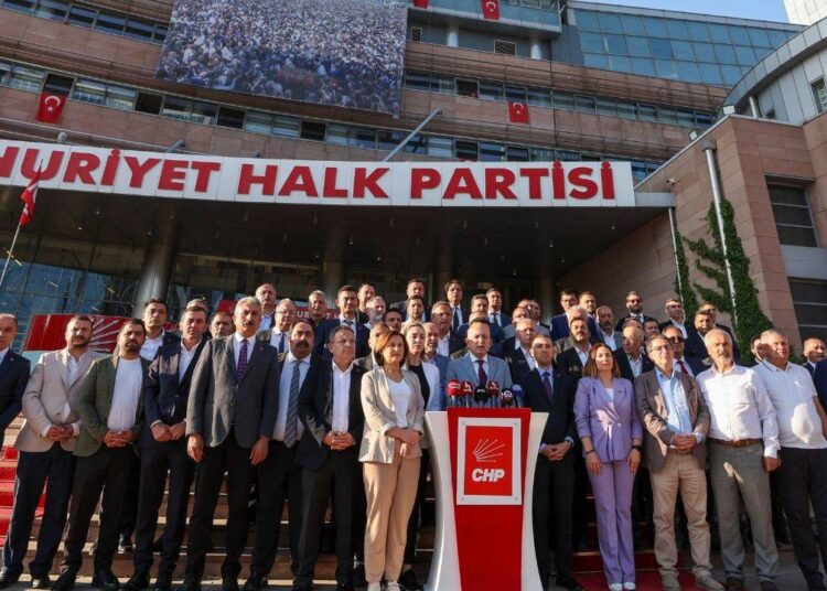 CHP’de hareketlilik: 81 il başkanı İstanbul’a çağrıldı 1 CHP’de hareketlilik: 81 il başkanı İstanbul’a çağrıldı