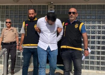 “MİT’ten arıyorum” yalanıyla yaşlı kadının 70 bin dolarını aldılar