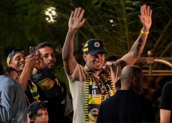 Dünyaca ünlü kaleci artık Fenerbahçeli: İstanbul'a geldi 3 Dünyaca ünlü kaleci artık Fenerbahçeli: İstanbul’a geldi