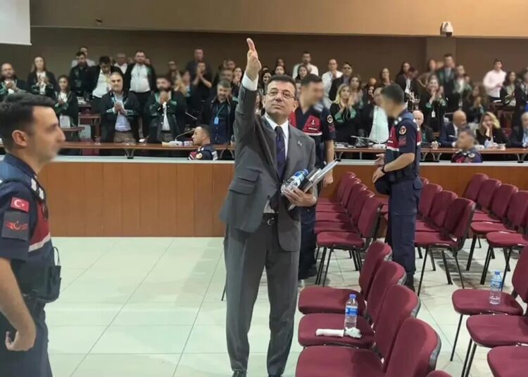 İmamoğlu'nun diploma davasındaki ses kayıtlarına soruşturma 1 İmamoğlu’nun duruşmasında görüntü alınmasına yönelik başlatılan soruşturmaya karşı suç duyurusu