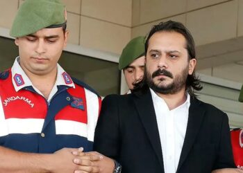 Yazar Emrah Serbes’in imza günü, tepkiler üzerine iptal edildi