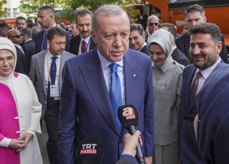 Erdoğan’dan Bahçeli’nin TRÇ ittifakı önerisine ilk yorum: Doğrusu tam takip edemedim 1 Erdoğan’dan Bahçeli’nin TRÇ ittifakı önerisine ilk yorum: Doğrusu tam takip edemedim