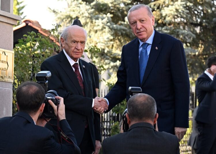 Cumhurbaşkanı Erdoğan, MHP lideri Bahçeli’yi evinde ziyaret etti 1 Cumhurbaşkanı Erdoğan, MHP lideri Bahçeli’yi evinde ziyaret etti