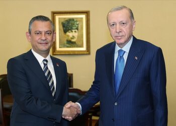 Mümtaz’er Türköne yazdı I Kim kazanıyor?