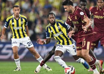 Tedesco’lu Fenerbahçe, Trabzonspor’u tek golle geçti